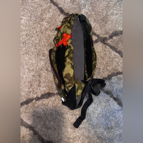 CamelBak Mini M.U.L.E. Kids Hydration Backpack 50oz *Bladder not included* - Picture 7 of 7